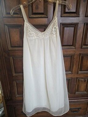 Vintage Kayser White Chiffon and Lace Nylon Short Nightgown Small
